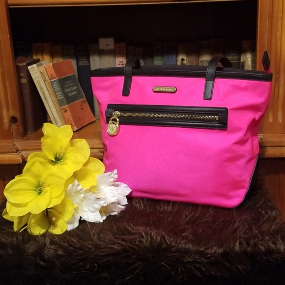 MICHAEL Michael Kors Handbags - Authentic Hot Pink Michael Kors medium tote